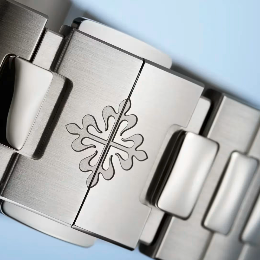 Patek Philippe Nautilus White Gold Watch 5811/1G-001 - Image 6